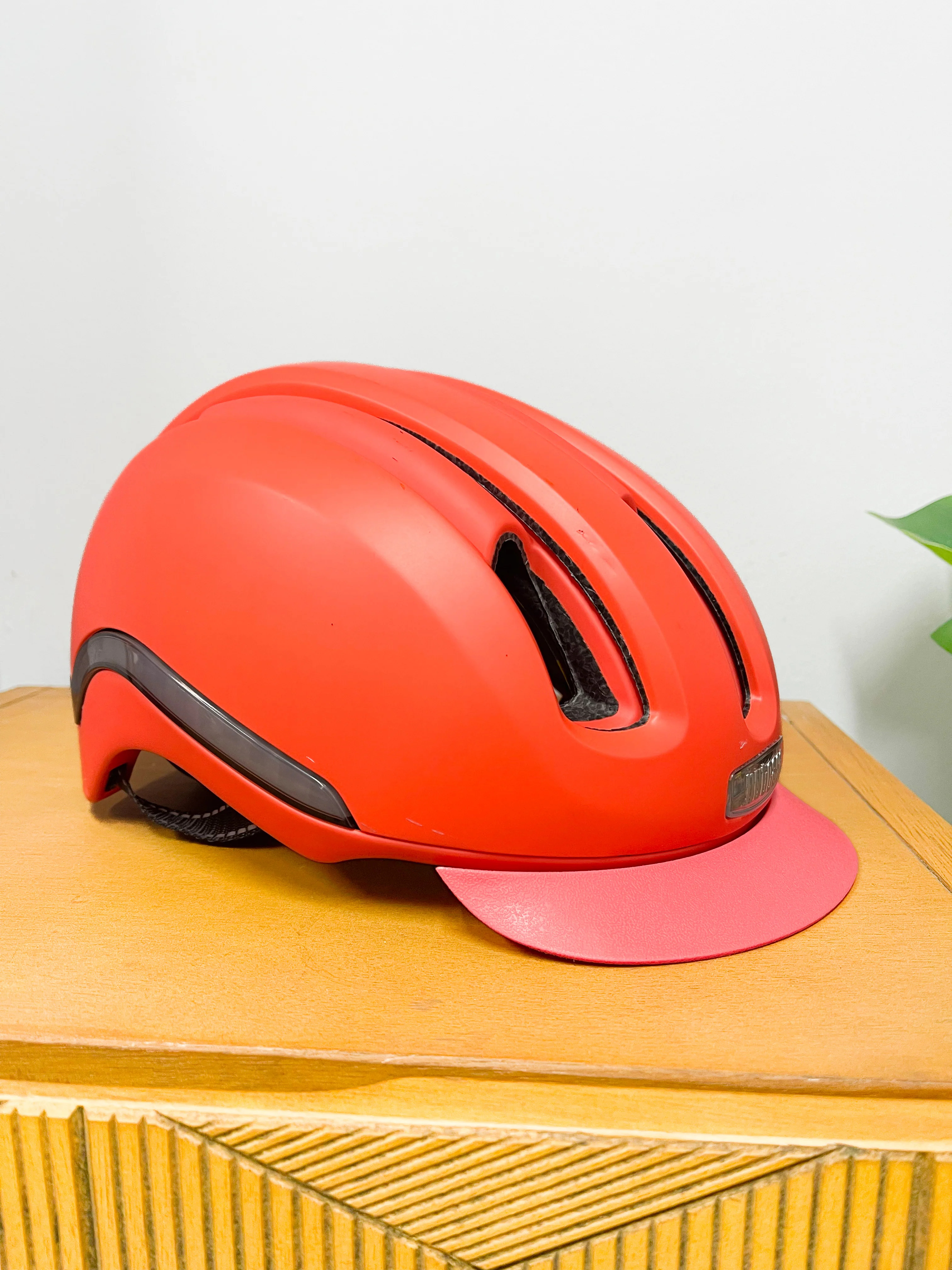 Nutcase VIO Light Up Helmet - Image 21