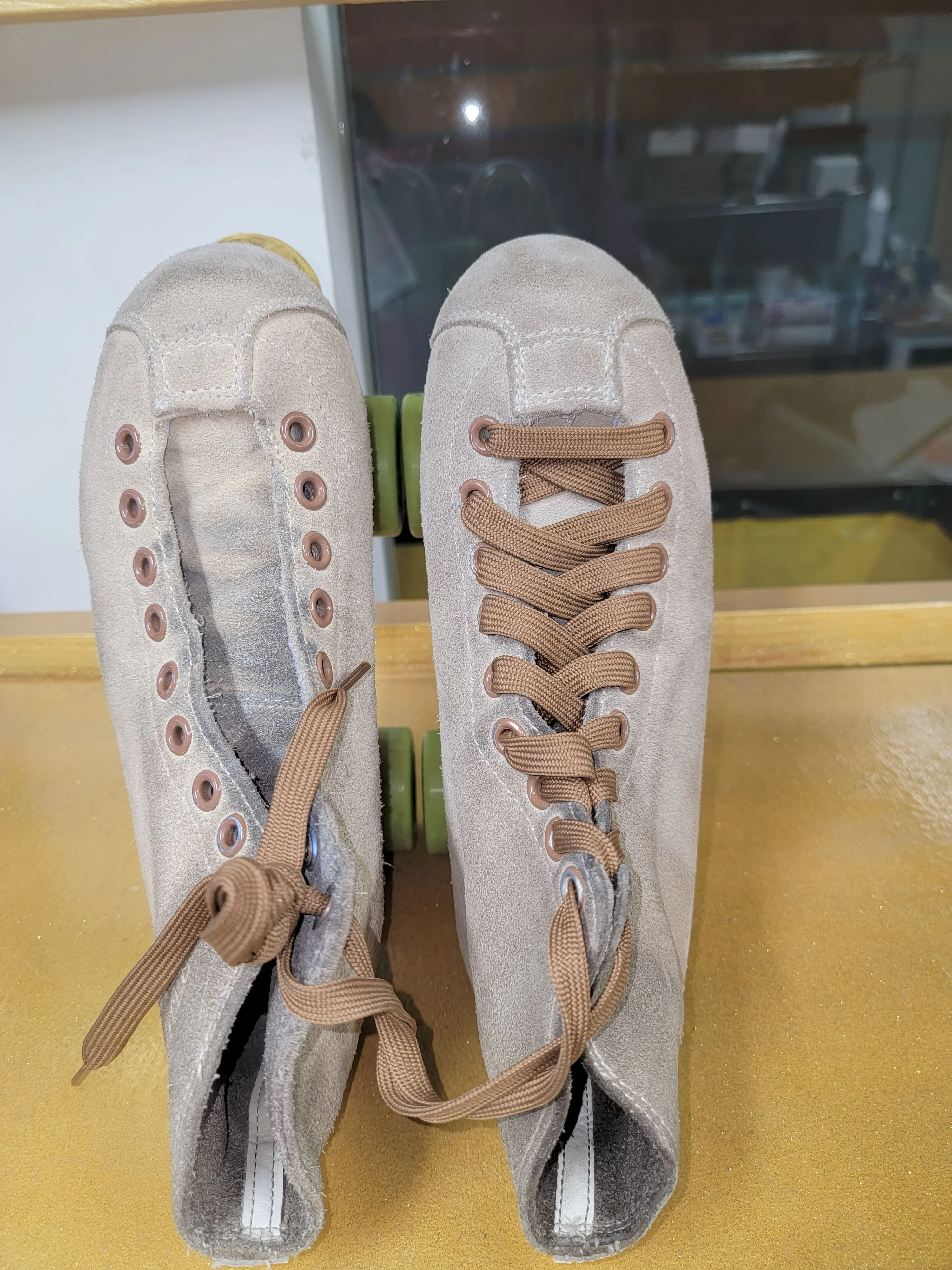Sure Grip Rental Skates Size 8 - Image 3